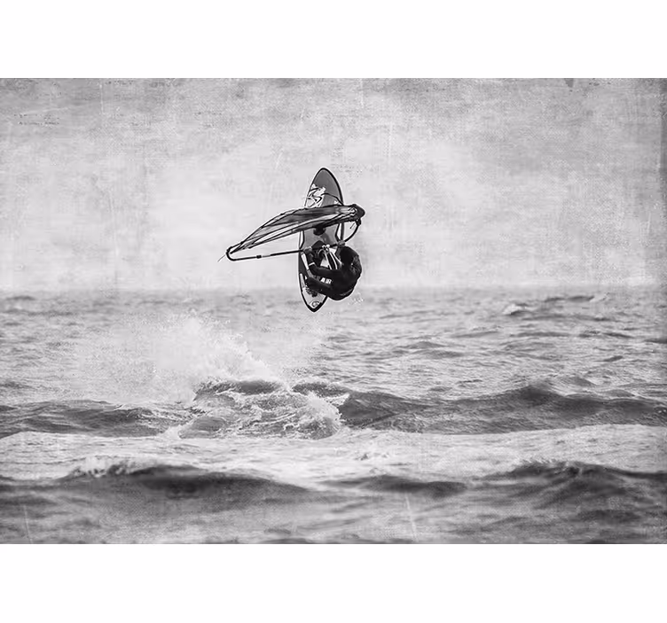 Cortina roller gris windsurf en blanco y negro - TenVinilo