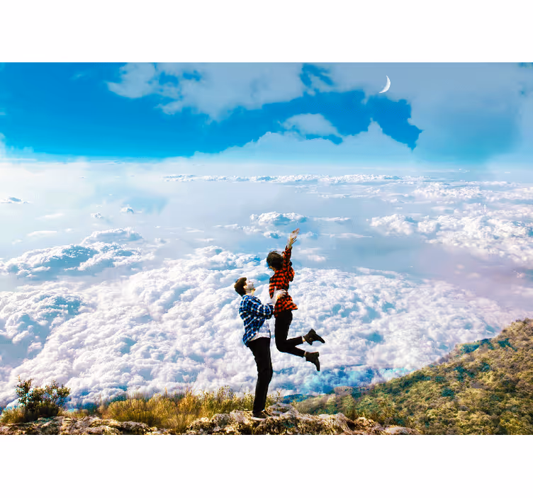 Mural de amor abrazo alegre por encima de las nubes - TenVinilo