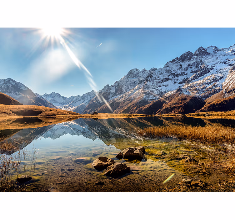Fotomural de montañas Hermosas montañas con un lago - TenVinilo