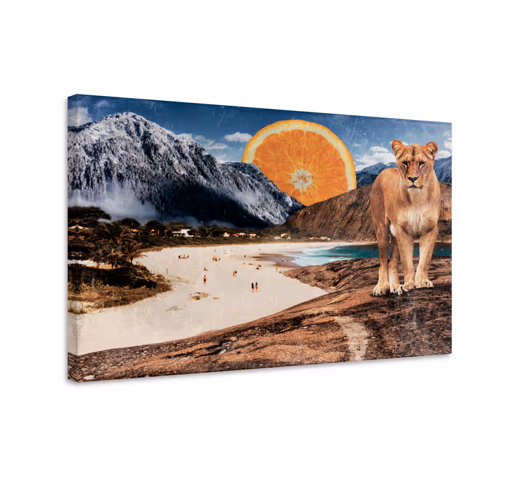 Cuadro animales leona en la playa - TenVinilo