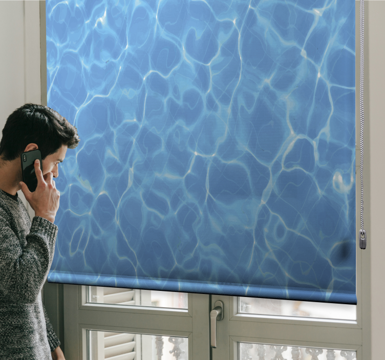 Cortina roller baño reflejos de la superficie del agua - TenVinilo