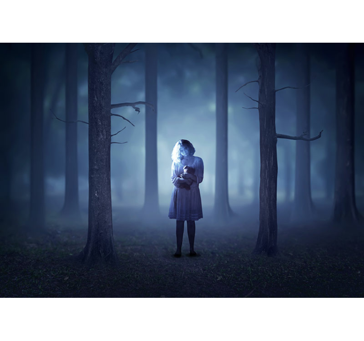 Fotomural Halloween niña aterradora en bosque - TenVinilo