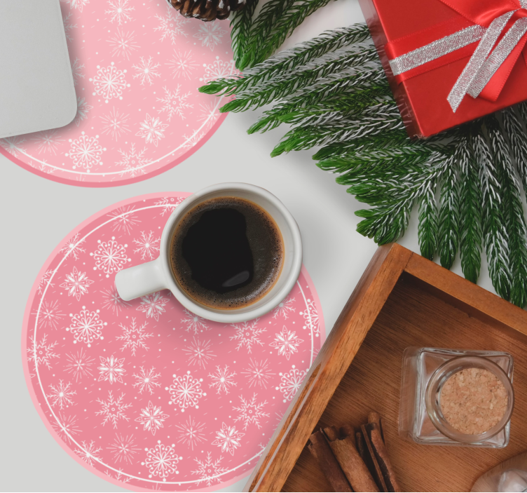 Posavasos navideño Copos de nieve blancos sobre fondo rosa - TenVinilo