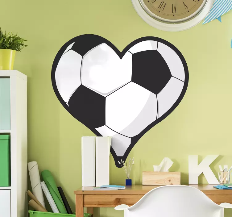 Vinilo pared de fútbol pelota con forma corazón - TenVinilo