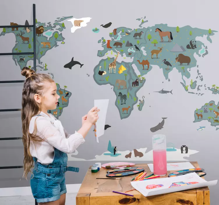 Vinilo mapamundi Dibujos animados de animales y árboles - TenVinilo