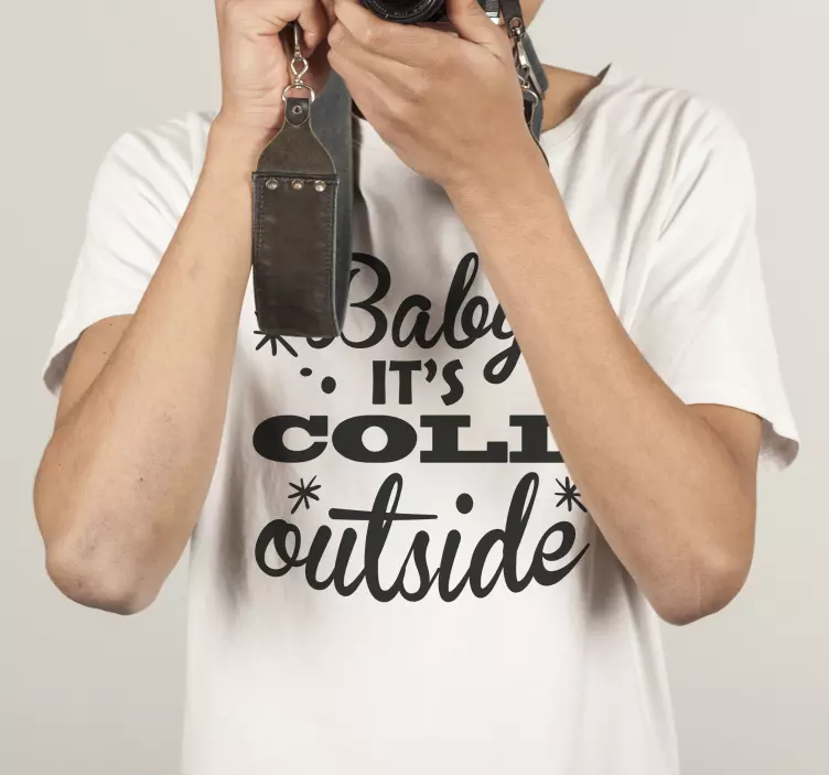 Camiseta navideña Está frío afuera - TenVinilo