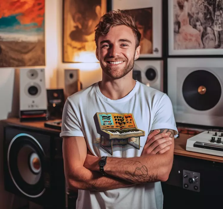 Camiseta teclado sintetizador retro - TenVinilo