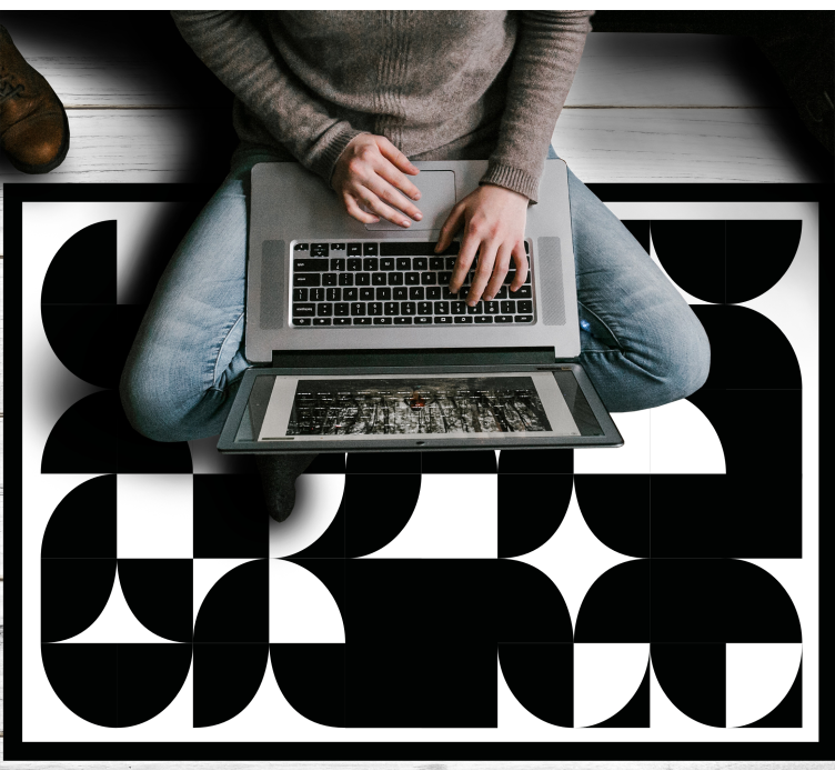 Alfombra vinílica geométrica formas negras curvas - TenVinilo