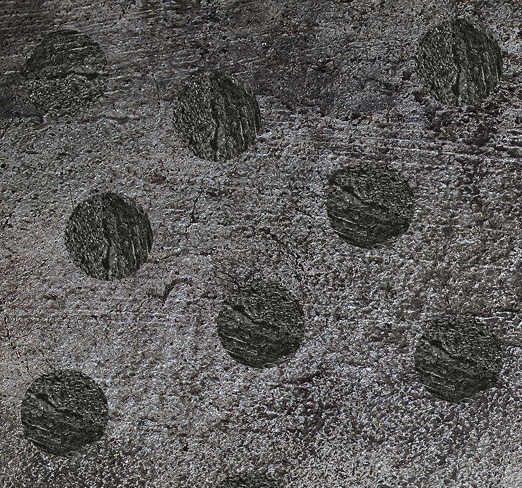 Alfombra vinílica gris con motivos circulares abstractos - TenVinilo
